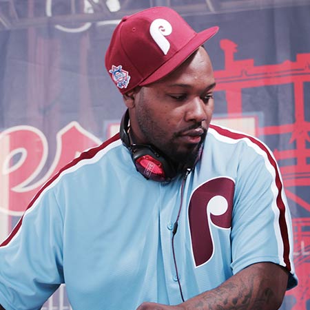 DJ Aktive performing on RANE TWELVES